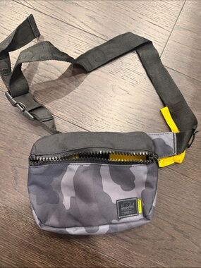 HERSCHEL X SOULCYCLE LIMITED EDITION Grey Camo Fanny Pack with Yellow Accent